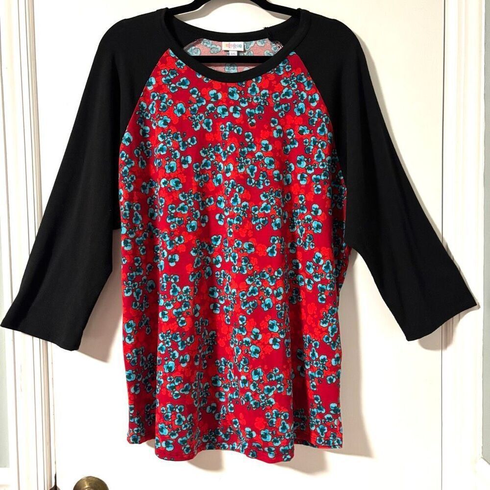 LuLaRoe 3X Randy baseball style 3/4 raglan sleeve nice red print & black